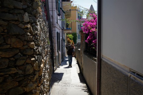 julia-laffaille-focus-aventure-cinque-terre-italie-corniglia-rue